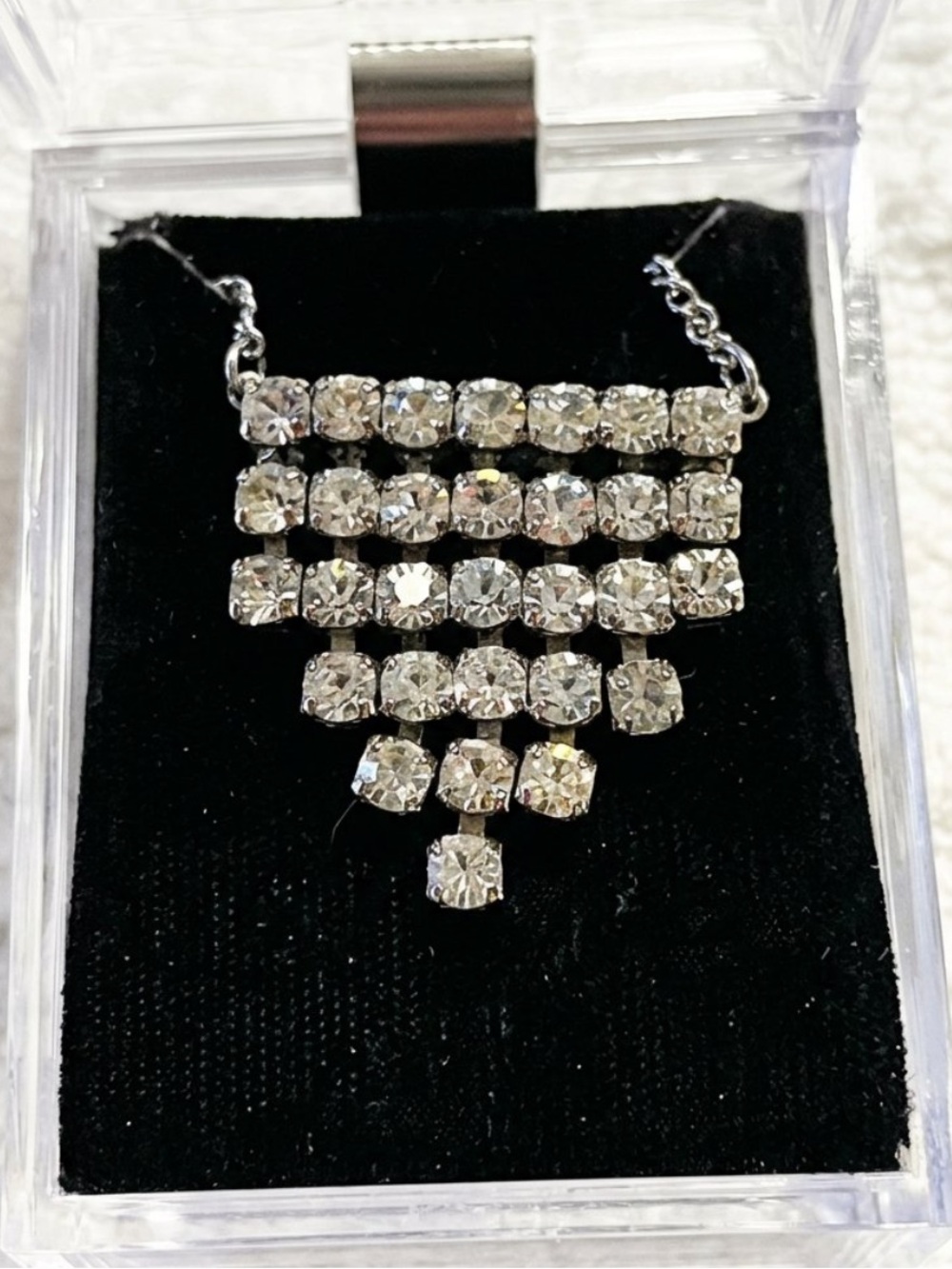 Unique sparkle row necklace